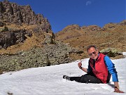 01 Salendo dal Sentiero dei Roccoli al Bivacco dei Tre Pizzi...rinfresco nella neve